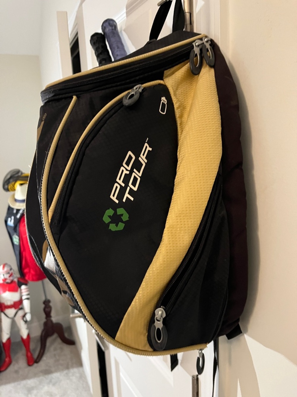 Used Wilson Tennis PRO TOUR K Factor Black Gold Racquet hipster Bag Backpack - Picture 2 of 4